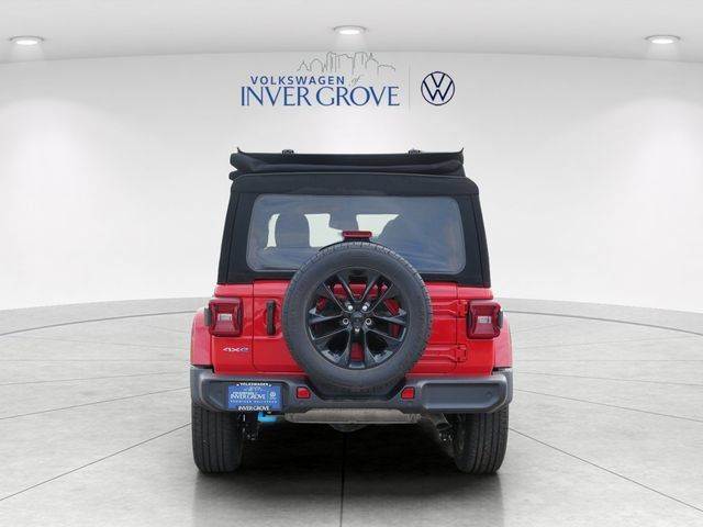 Used 2024 Jeep Wrangler Unlimited Sahara w/ Safety Group AWD/4WD image 6