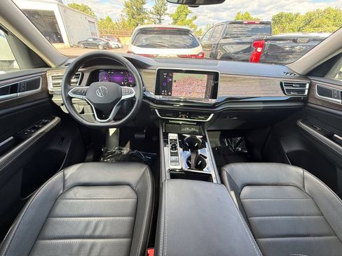 Used 2025 Volkswagen Atlas SEL AWD/4WD image 23