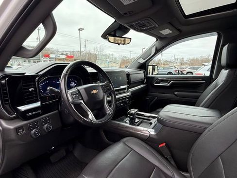 Used 2023 Chevrolet Silverado 1500 LTZ w/ LTZ Premium Package image 9