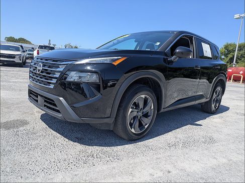 Used 2025 Nissan Rogue SV FWD image 8