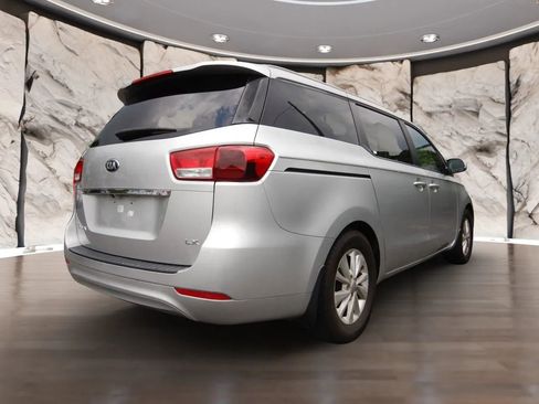 Used 2016 Kia Sedona LX image 6