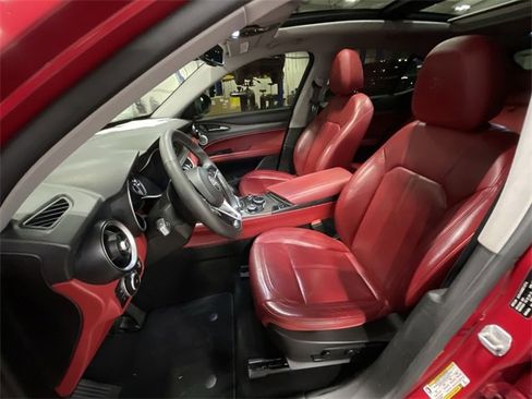 Used 2018 Alfa Romeo Stelvio Ti image 17
