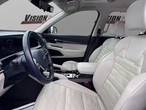 Used 2024 Kia Telluride SX Prestige w/ Towing Package image 9