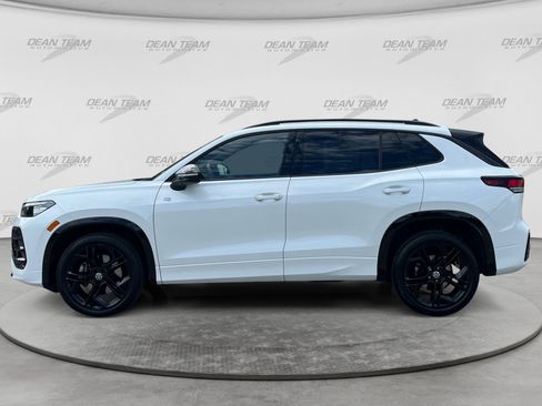 Certified 2025 Volkswagen Tiguan SE R-Line AWD/4WD image 4