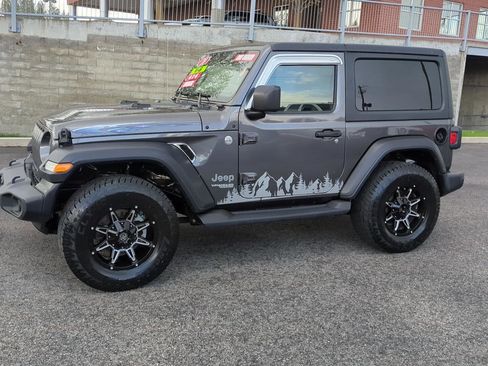 Used 2020 Jeep Wrangler Sport AWD/4WD image 3