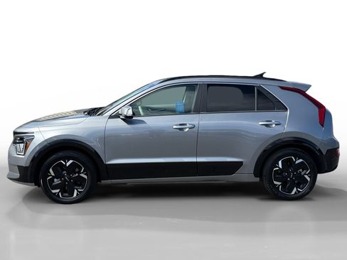 Used 2024 Kia Niro Wave FWD image 2