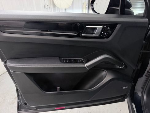 Used 2019 Porsche Cayenne S AWD/4WD image 12