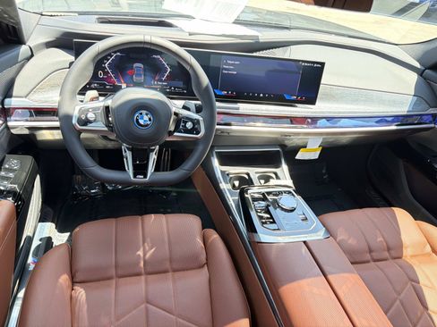 Used 2026 BMW 750e xDrive AWD/4WD image 7