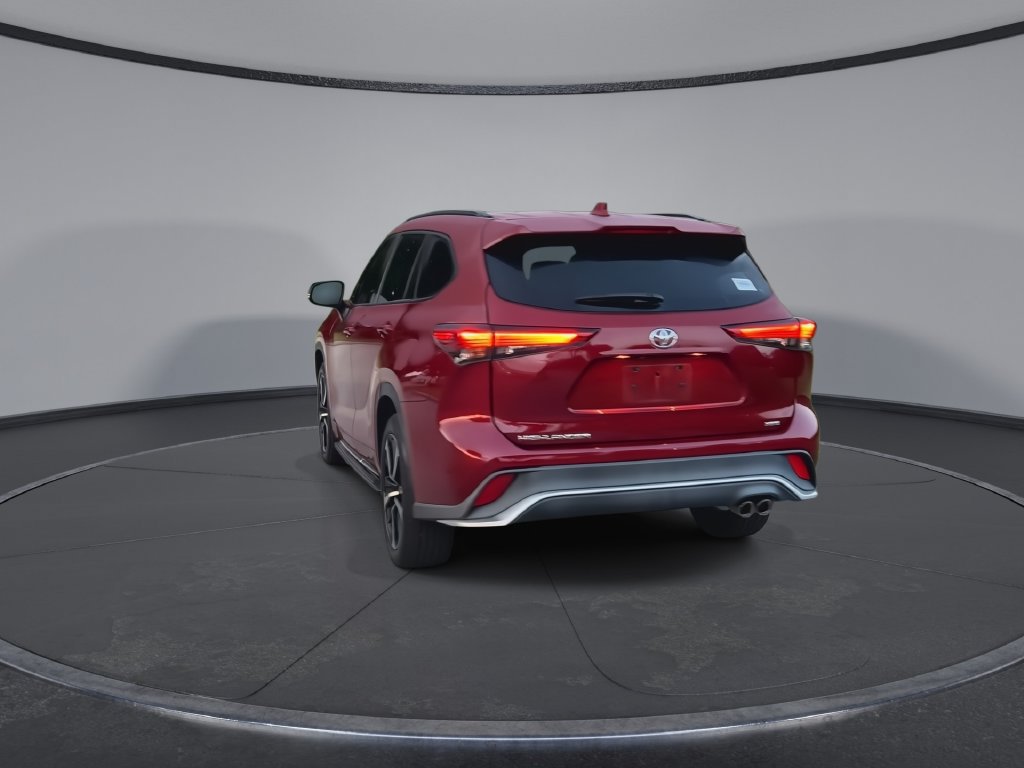 Used 2022 Toyota Highlander XSE FWD image 7