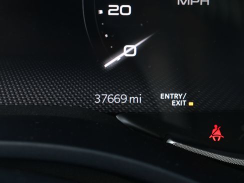 Used 2023 RAM 1500 Limited image 21