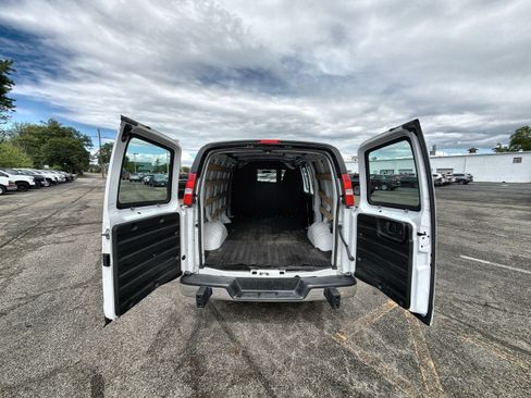 Used 2024 Chevrolet Express 2500 w/ Driver Convenience Package RWD image 26