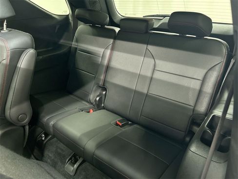 Used 2024 Chevrolet Traverse RS image 21