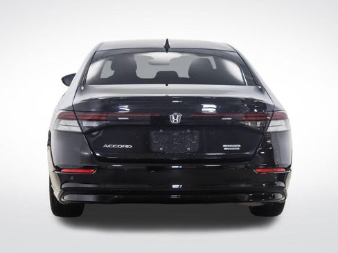 Used 2024 Honda Accord Touring image 4