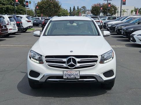 Used 2018 Mercedes-Benz GLC 300 4MATIC image 2