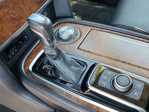 Used 2023 Nissan Armada SL image 24