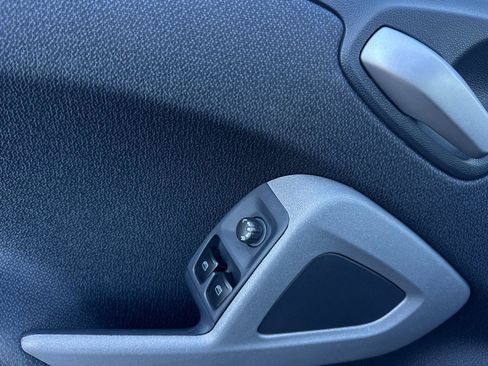 Used 2016 smart fortwo passion image 11