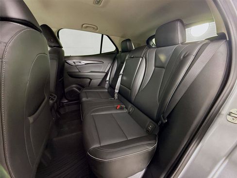 Used 2023 Buick Envision Essence image 23