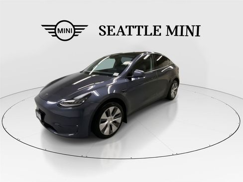 Used 2022 Tesla Model Y Long Range image 5