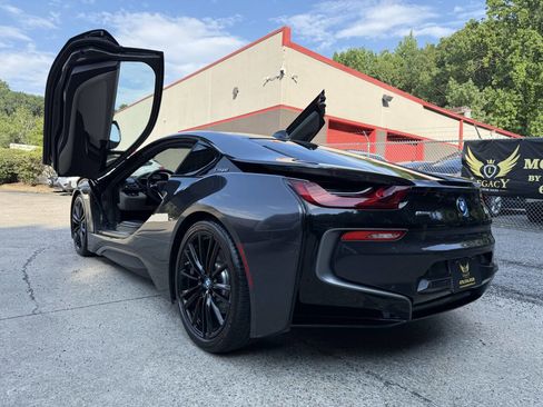 Used 2019 BMW i8 Coupe image 3