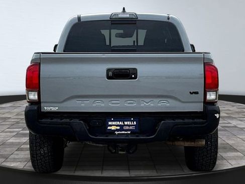 Used 2019 Toyota Tacoma TRD Off-Road AWD/4WD image 6