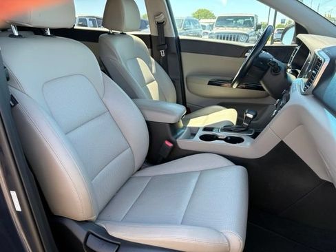 Used 2020 Kia Sportage EX AWD/4WD image 11