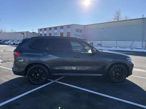 Used 2021 BMW X5 xDrive40i w/ M Sport Package image 4