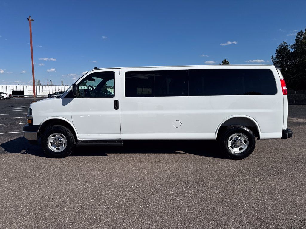 Used 2025 Chevrolet Express 3500 LT w/ LT Preferred Equipment Group RWD image 2