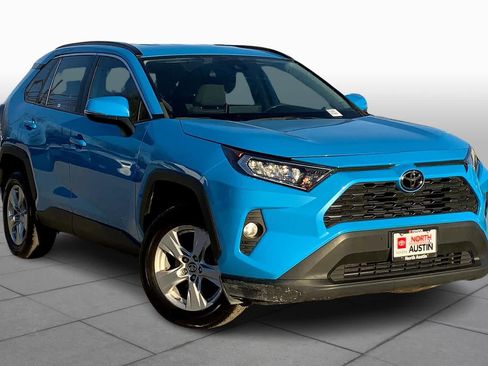 Used 2021 Toyota RAV4 XLE FWD image 3