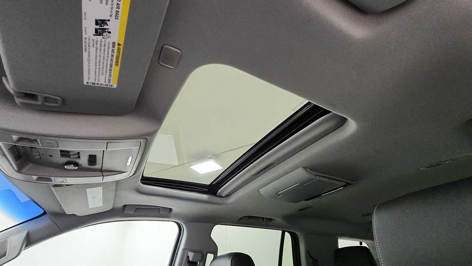 Used 2017 Chevrolet Tahoe Premier AWD/4WD image 24