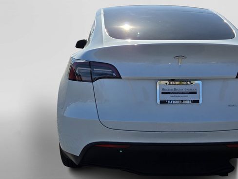 Used 2023 Tesla Model Y Long Range AWD/4WD image 11