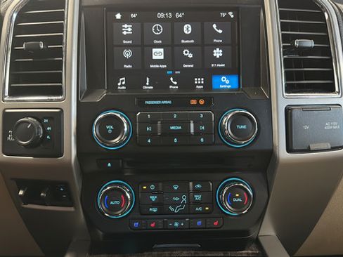 Used 2018 Ford F250 Lariat w/ Chrome Package AWD/4WD image 12