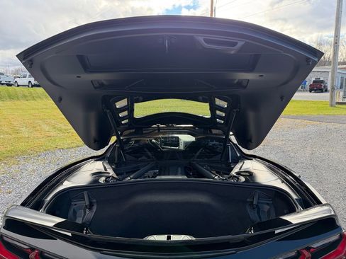 Used 2021 Chevrolet Corvette Stingray Premium Cpe w/ Z51 Performance Package image 22