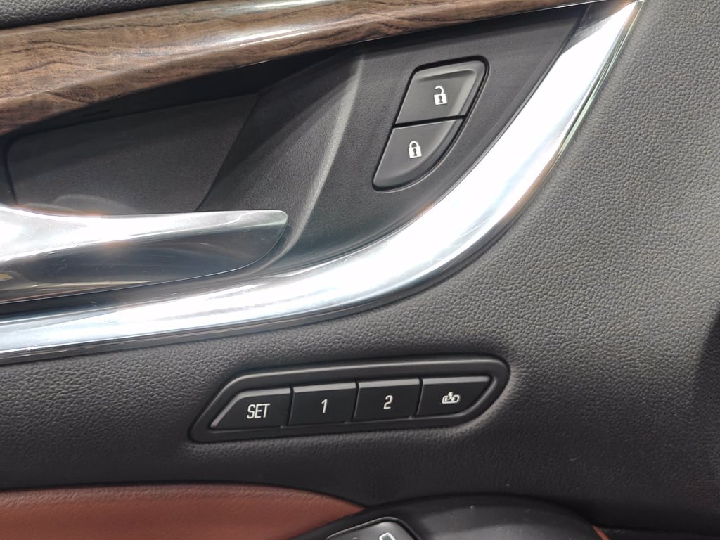 Used 2018 Buick Enclave Avenir w/ Avenir Technology Package AWD/4WD image 56