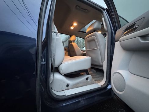 Used 2012 Chevrolet Avalanche LT image 24