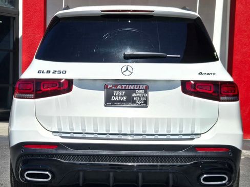 Used 2022 Mercedes-Benz GLB 250 GLB 250 image 9