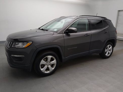 Used 2020 Jeep Compass Latitude w/ Cold Weather Group AWD/4WD image 2