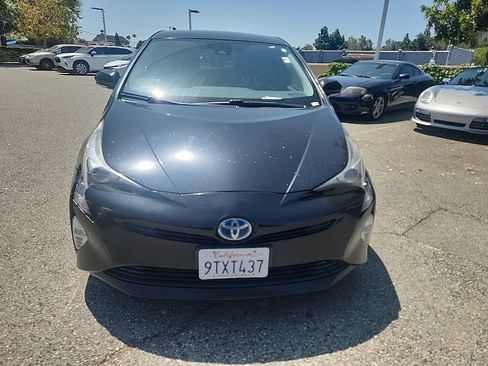 Used 2016 Toyota Prius Three Touring w/ Preferred Accessory Package FWD image 8