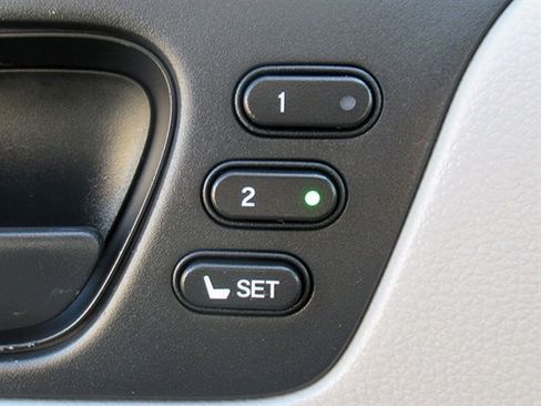 Used 2023 Honda Odyssey EX-L image 32