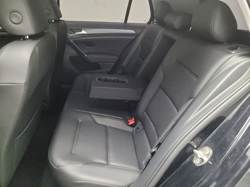 Used 2021 Volkswagen Golf 4-Door image 18