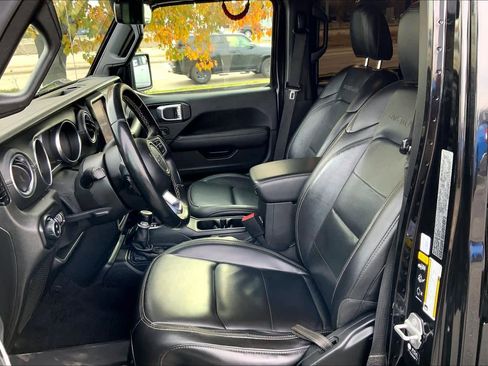 Used 2021 Jeep Gladiator Overland image 7