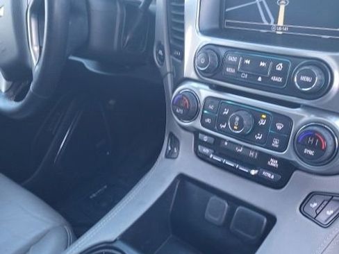 Used 2019 Chevrolet Suburban LT image 11