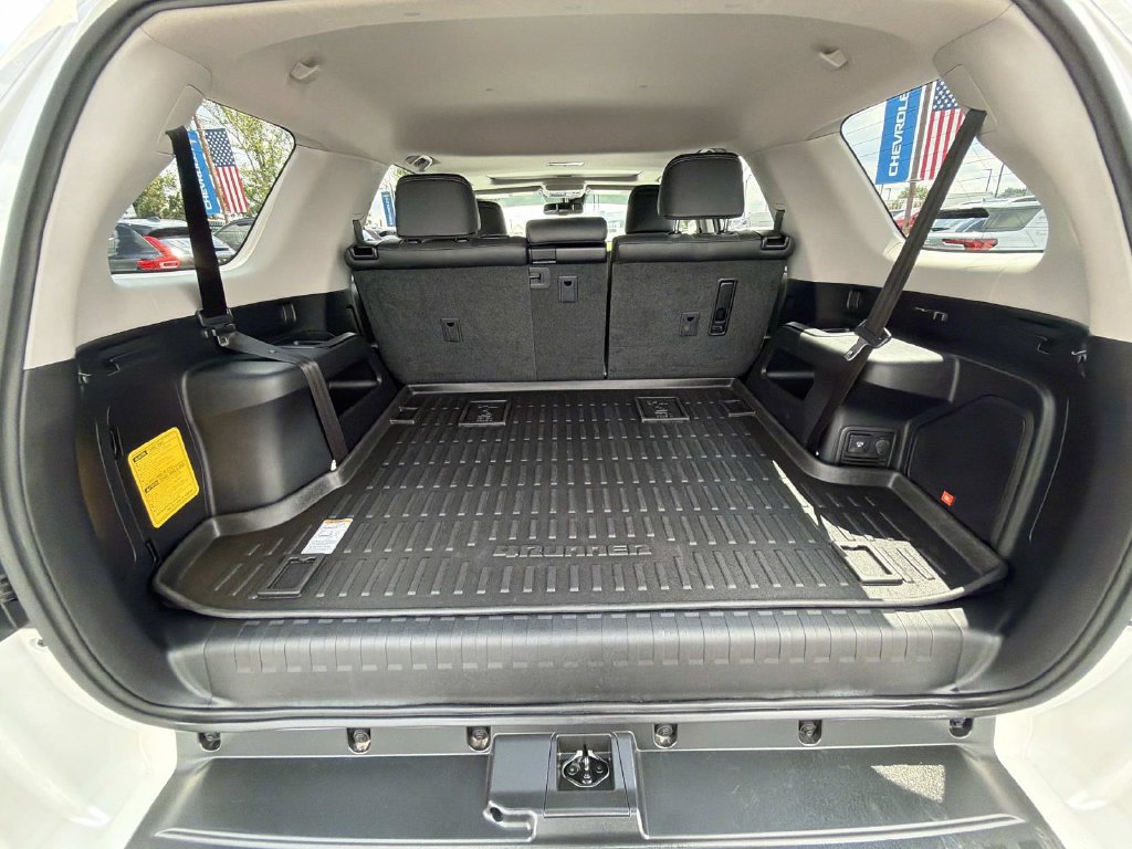 Used 2023 Toyota 4Runner Limited RWD image 12