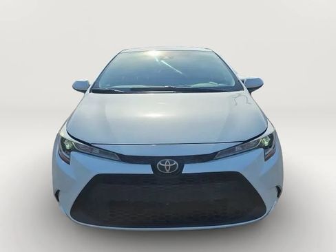 Used 2020 Toyota Corolla LE FWD image 4