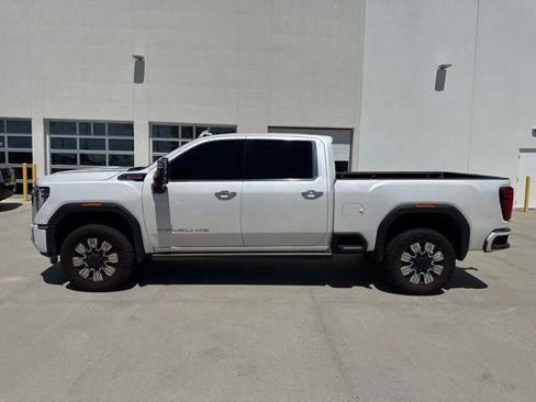 Used 2024 GMC Sierra 2500 Denali w/ Denali Reserve Package AWD/4WD image 6