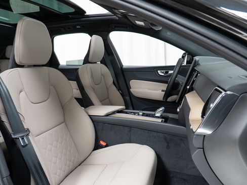 New 2026 Volvo XC60 B5 Core image 22