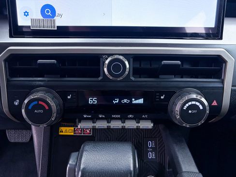 Used 2024 Toyota Tacoma TRD Off-Road w/ TRD Off Road Upgrade Package AWD/4WD image 22