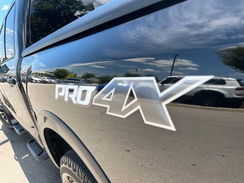 Used 2022 Nissan Titan PRO-4X w/ Pro-4x Convenience Package AWD/4WD image 40