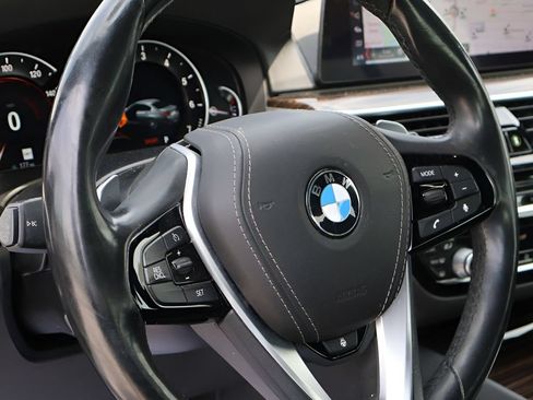 Used 2019 BMW 530i xDrive w/ Convenience Package AWD/4WD image 20