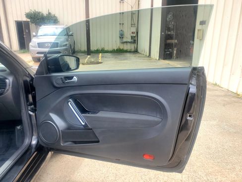 Used 2019 Volkswagen Beetle 2.0T S FWD image 20