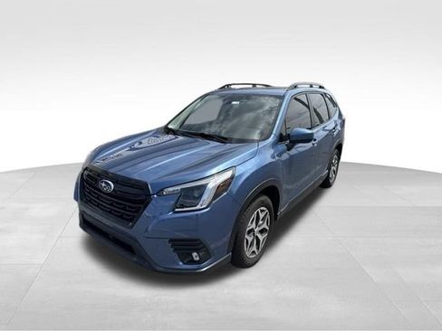 Used 2024 Subaru Forester Premium AWD/4WD image 4